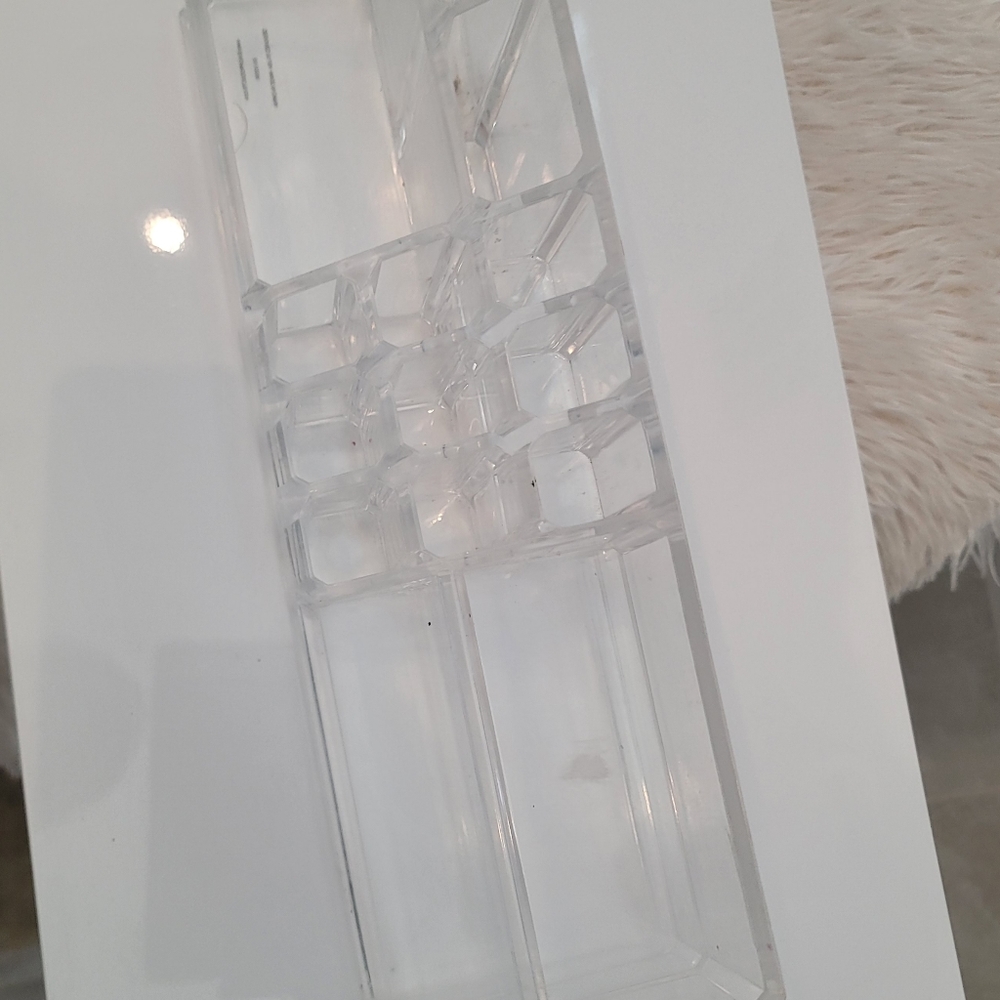 Acrylic Makeup Organizer - Picture 14 of 14